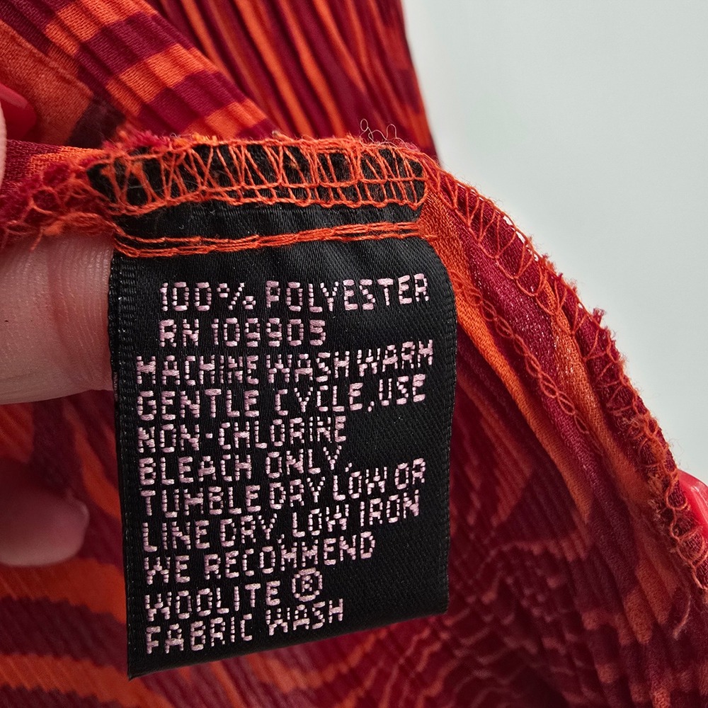 Red & Orange Abstract Button-Down Shirt - Picture 6 of 10